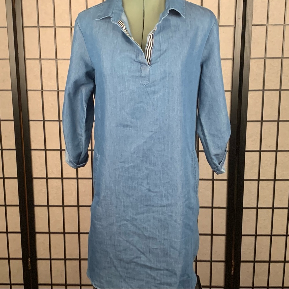 Luxology denim size 6 Shirt gown collard V Neck